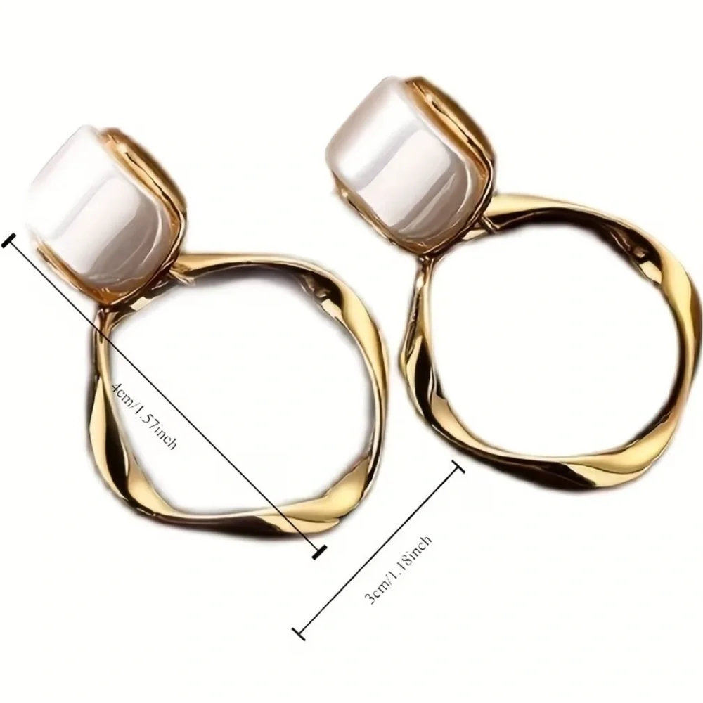 NEW Elegant Gold and White Hoop Earrings. Trendy Earrings.